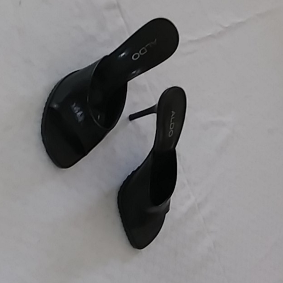 Heels - Picture 2 of 7